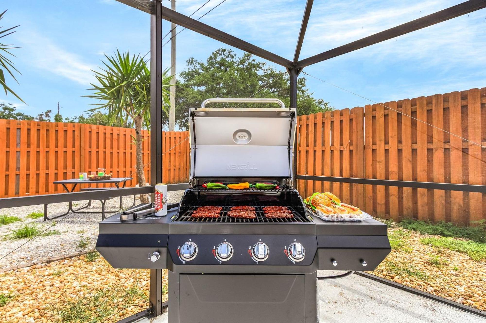 Saltwater Pool, Pet Friendly, Grill And Picnic Table - A Time For Paws - Roelens Vacations Hébergement de vacances *